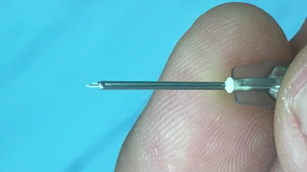 suprachoroidal space needle
